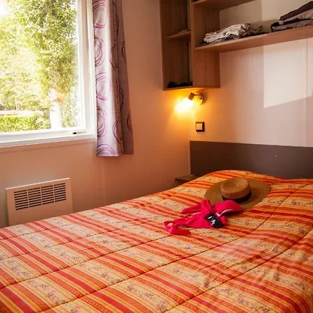 Campingplatz La Haie Penee **** Saint-Quentin-en-Tourmont