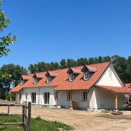 La Haie Penee **** Campsite Saint-Quentin-en-Tourmont